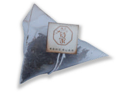 Kopi Vertikal Otomatis Granule Packing Machine Herbal Tea Leaf Small Nylon Pyramide