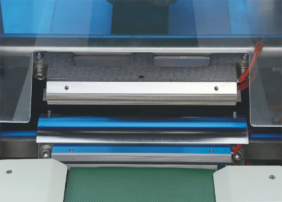 Mesin Paket Aliran Horizontal Otomatis Rotary Dengan Menarik Film Ke Atas