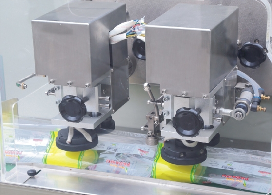 Mesin Pengemasan Kantong Horizontal Reciprocating Otomatis Dengan Film PE